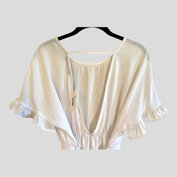 SUGAR LIPS, NWT, WHITE, OPEN BACK BLOUSE WITH GATHERED WAIST & TIE SASH. SIZE S - Picture 6 of 8